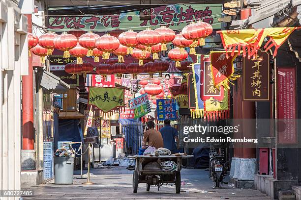 the donghuamen snack night market in beijing - beijing sign stock pictures, royalty-free photos & images