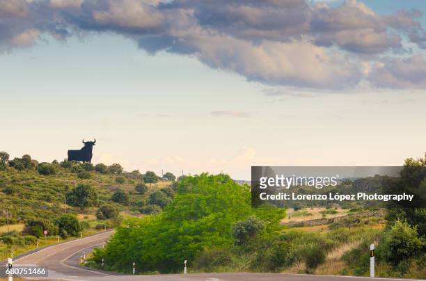osborne bull. - bull billboard spain stock pictures, royalty-free photos & images