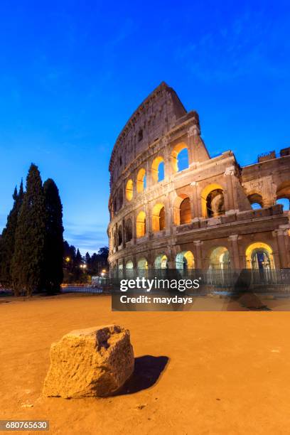 rome, colosseum by night - senza persone ストックフォトと画像