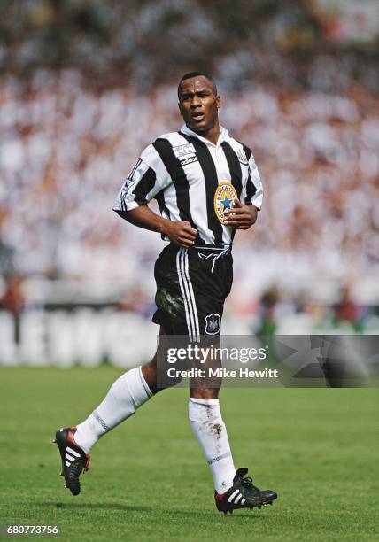 Newcastle United striker Les Ferdinand in action during the 1996 FA Charity Shield against Manchester United at Wembley Stadium on August 11, 1996 in...