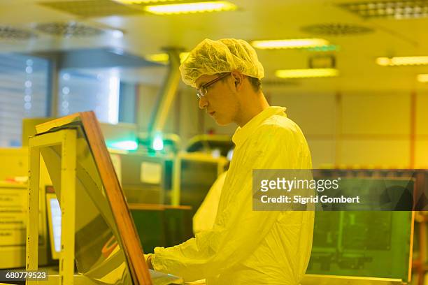 male engineer working in industry, hanover, lower saxony, germany - newtechnology stock pictures, royalty-free photos & images