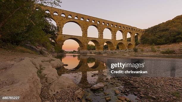 pont du gard aqueduct, languedoc-roussillon,  france - gard photos et images de collection