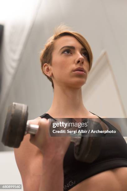 fitness girl working out - sergi albir stock pictures, royalty-free photos & images