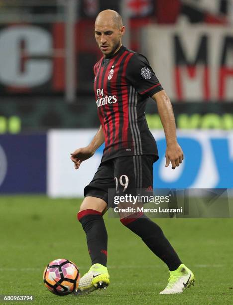 Gabriel Paletta of AC Milan in action during the Serie A match between AC Milan and AS Roma at Stadio Giuseppe Meazza on May 7, 2017 in Milan, Italy.