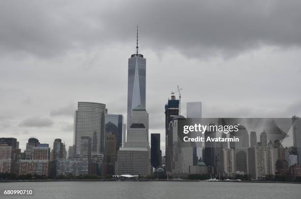 skyline of manhattan - new york city - usa - wolkenkratzer ストックフォトと画像