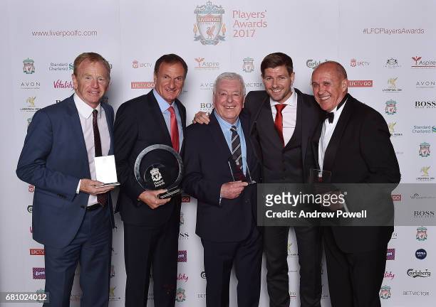 David Fairclough, Phil Thompson, Ian Callaghan, Phil Neal ex players of Liverpool with Steven Gerrard after winning the Outstanding Team Achievement...