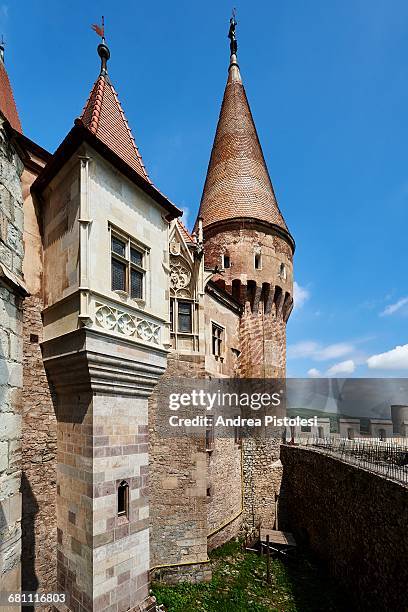 corvin castle, hunedoara, romania - hunedoara foto e immagini stock