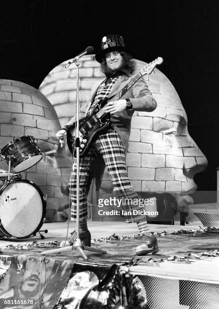 Noddy Holder of Slade performing on a Dutch TV show at Hilversum TV Studios, Netherlands, 1974.