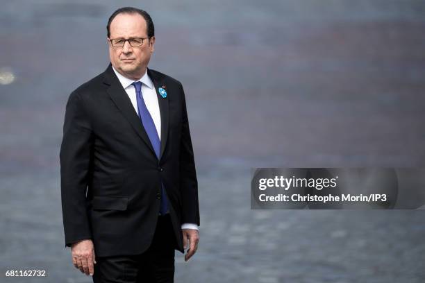 French President Francois Hollande and the new French President, former Leader of the political movement that he founded 'En Marche !' Emmanuel...