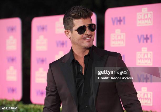 Singer Robin Thicke attends VH1's 2nd annual "Dear Mama: An Event to Honor Moms" on May 6, 2017 in Pasadena, California.