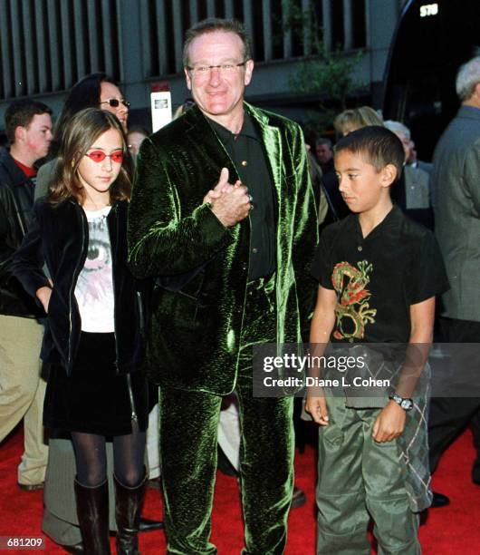 Actor Robin Williams, his daughter Zelda and his son Colby arrive for the New York Premiere of the film 'Harry Potter and the Sorcerer's Stone'...