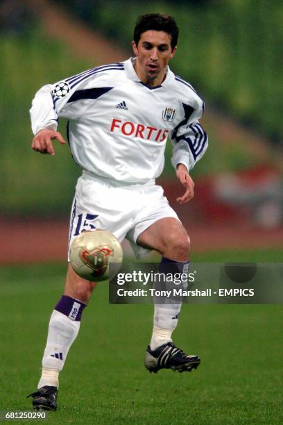 Besnik Hasi, Anderlecht