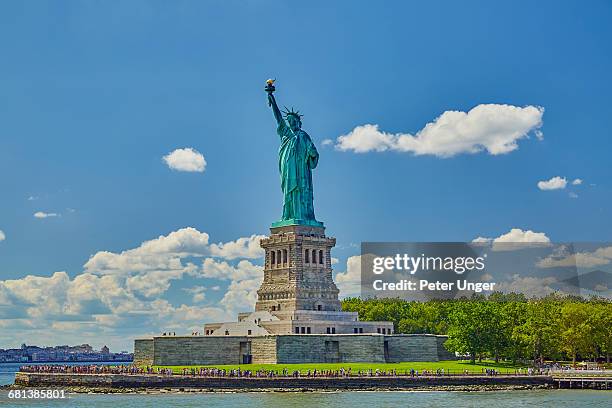 the statue of liberty,liberty island,new york,usa - the statue of liberty stock pictures, royalty-free photos & images