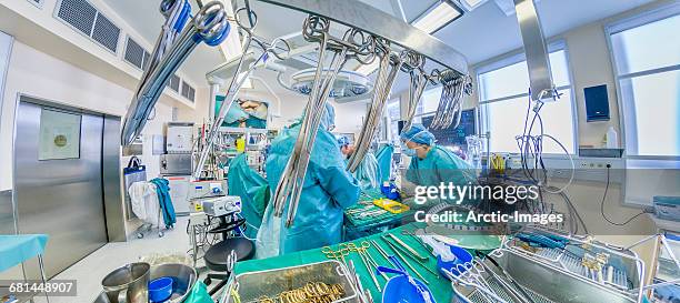 operating theatre-cardiac surgery - surgical tray stock pictures, royalty-free photos & images