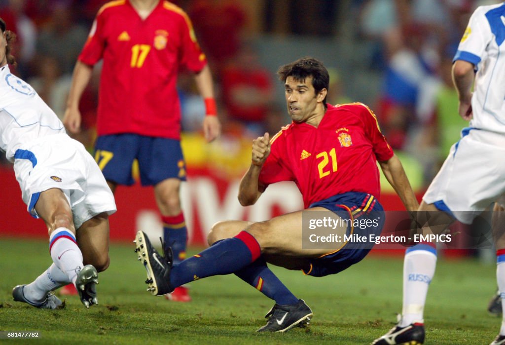 Soccer - UEFA European Championship 2004 - Group A - Spain v Russia