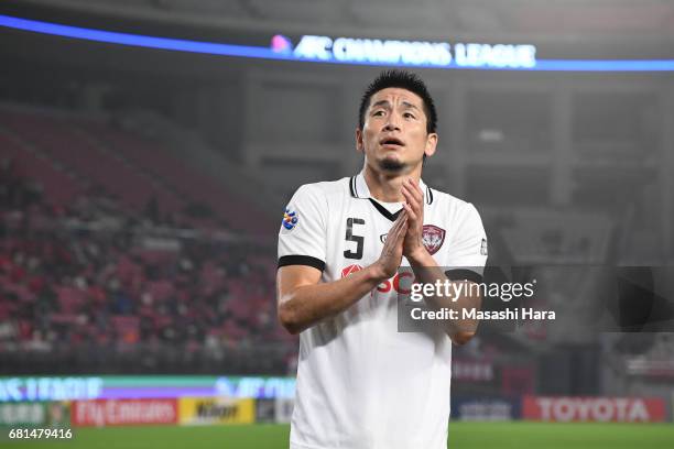 Naoaki Aoyama of Muangthong United looks on after the AFC Champions League Group E match between Kashima Antlers and Muangthong United at Kashima...