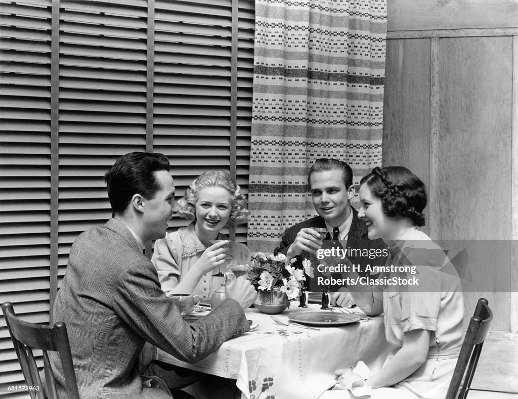 1930s 1940s TWO COUPLES...