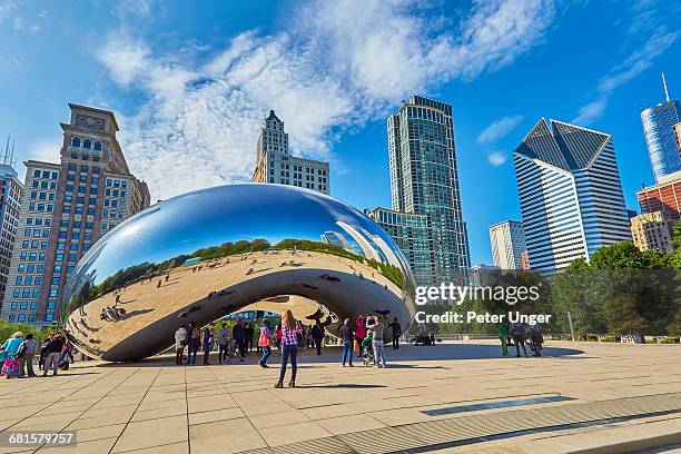 cloud gate sculpture at at&t plaza,chicago - cloud gate stock pictures, royalty-free photos & images