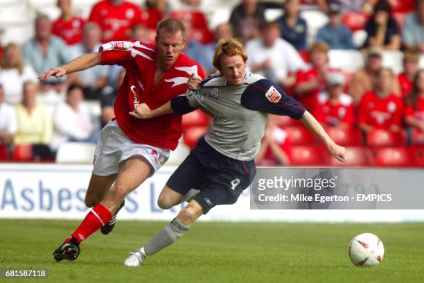 Nottingham Forest's Jon Olav Hjelde and Crewe Alexandra's Steve Jones