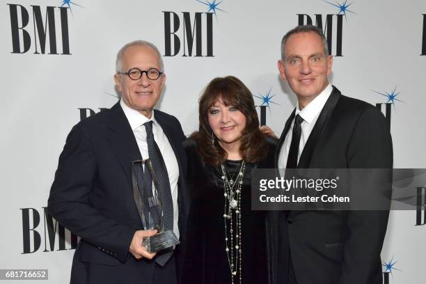 Honoree James Newton Howard, BMI VP Film, TV & Visual Media Relations Doreen Ringer-Ross and BMI President & CEO Mike O'Neill at the 2017 Broadcast...