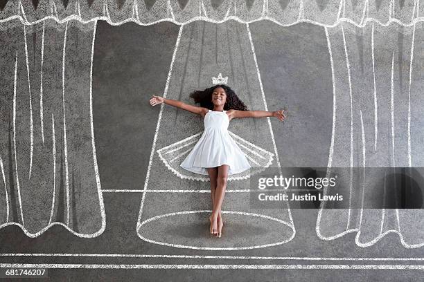 barefoot black girl, imagines being ballerina - barefoot foto e immagini stock