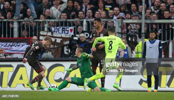 Mats Moeller Daehli of FC St. Pauli scores a goal during the Second Bundesliga match between FC St. Pauli and 1. FC Heidenheim 1846 at Millerntor...