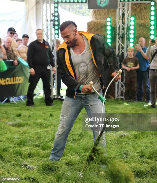 Tim Wiese an der Handsense attend the 'Duell der Maschinen' at Gut Schiff on May 10, 2017 in Bergisch Gladbach, Germany.