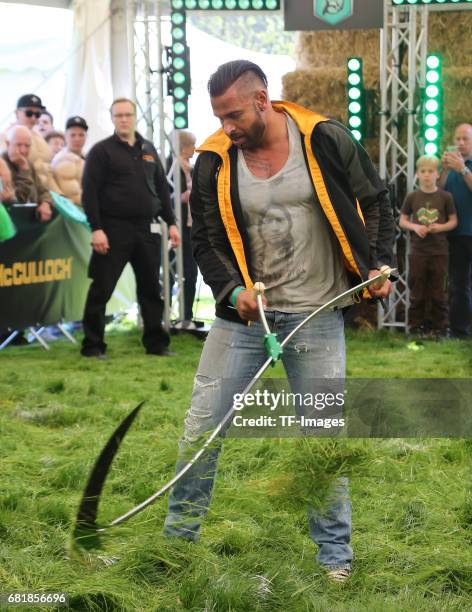 Tim Wiese an der Handsense attend the 'Duell der Maschinen' at Gut Schiff on May 10, 2017 in Bergisch Gladbach, Germany.