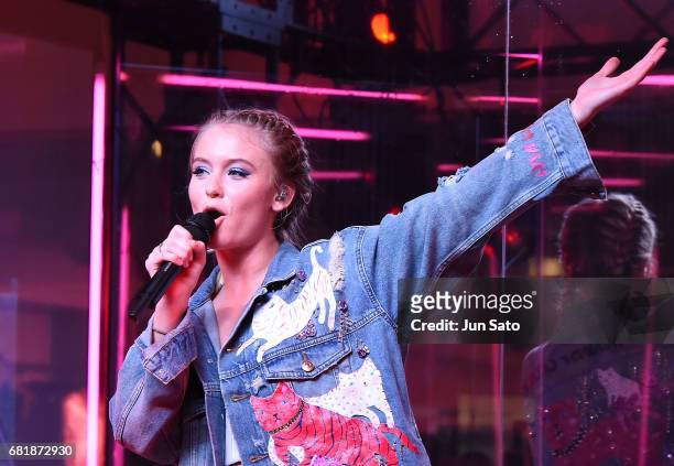 Theseus hond magnifiek 36 Zara Larsson X Hm Photos and Premium High Res Pictures - Getty Images