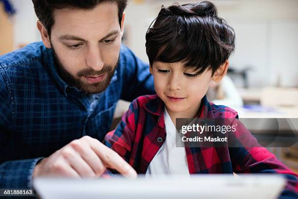 Student Explain Photos and Premium High Res Pictures - Getty Images