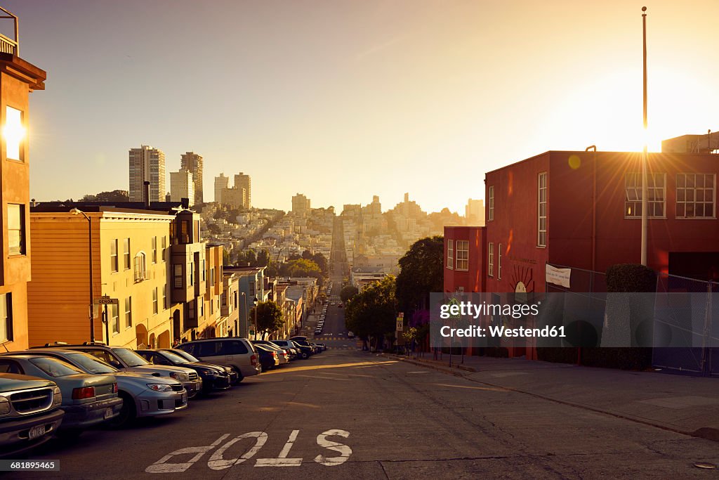 USA, California, San Francisco, view along Filbert Street on Russian Hill in evening light