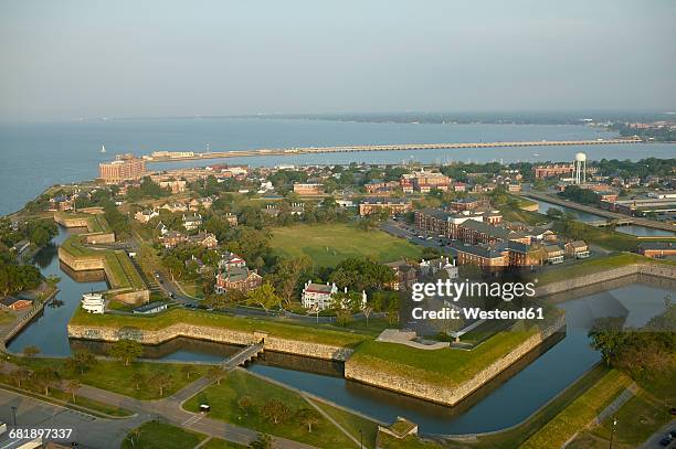 usa, virginia, aerial photograph of fort monroe in hampton - chesapeake bay stockfoto's en -beelden