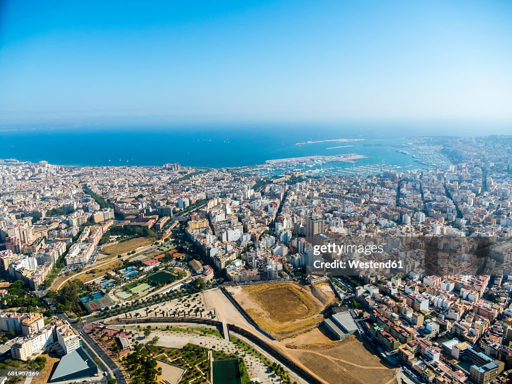 Spain, Mallorca, Palma de Mallorca, Aerial view of old town and bay