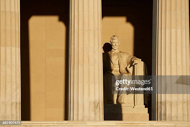 usa, washington state, lincoln memorial in washington dc at sunrise. - lincoln memorial stock pictures, royalty-free photos & images