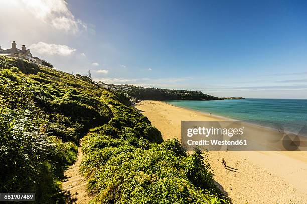 uk, england, cornwall, st ives, beach at carbis bay - st ives cornwall stock-fotos und bilder