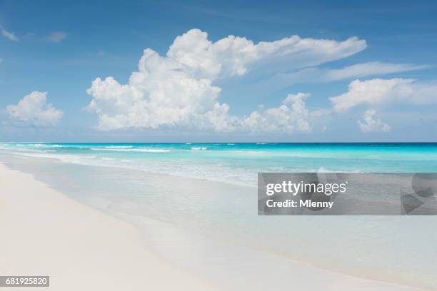 caribbean dream beach cancun mexico - nuvens fofas imagens e fotografias de stock