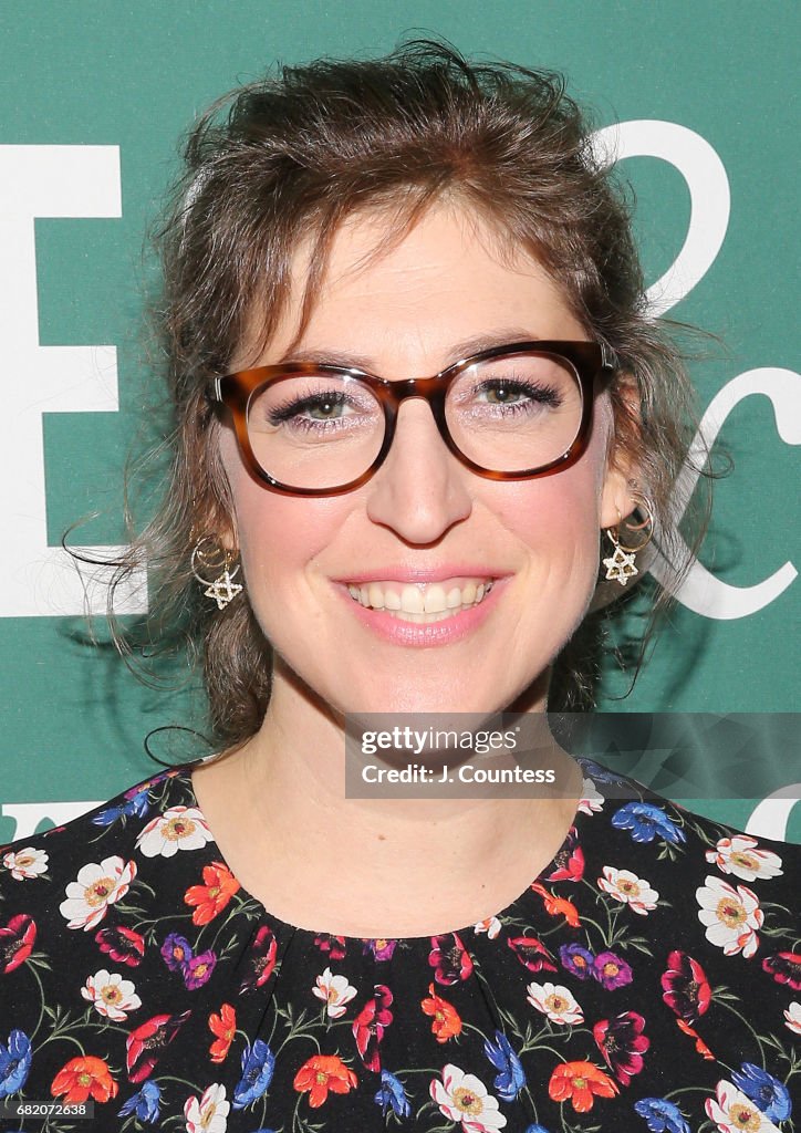 Actress/author Mayim Bialik poses for a photo during an instore... News