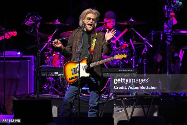 Daryl Hall and John Oates of the band Hall and Oates perform at Xcel Energy Center on May 11, 2017 in St Paul, Minnesota.