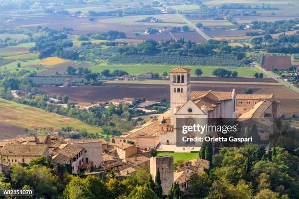 basilica di san francesco, assisi - umbria, italy - perugia foto e immagini stock