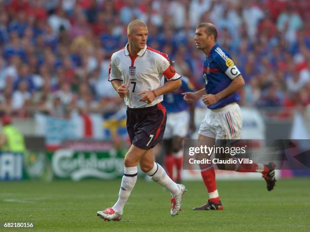 Lisbon, -Lux stadium- Euro 2004 France vs England ZIDANE AND BECKHAM