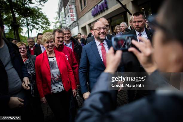 Martin Schulz, leader of the German Social Democrats walks during his SPD campaign prior state elections in North Rhine-Westphalia on May 12, 2017 in...