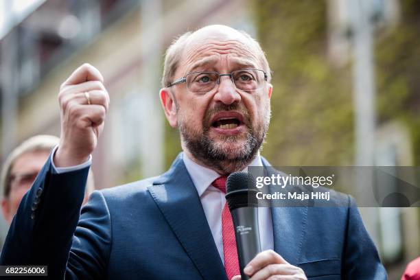 Martin Schulz, leader of the German Social Democrats speaks during his SPD campaign prior state elections in North Rhine-Westphalia on May 12, 2017...