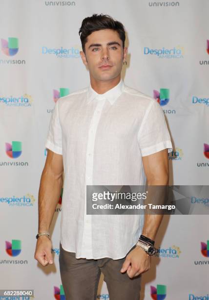 Zac Efron poses backstage on the set of 'Despierta America' to promote the film 'Baywatch' at Univision Studios on May 12, 2017 in Miami, Florida.