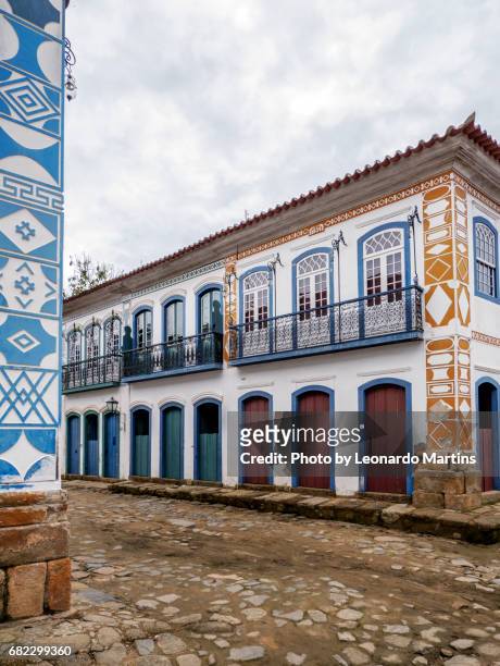 colonial houses of paraty - américa do sul stock pictures, royalty-free photos & images