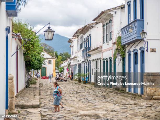 colonial houses of paraty - américa do sul stock pictures, royalty-free photos & images