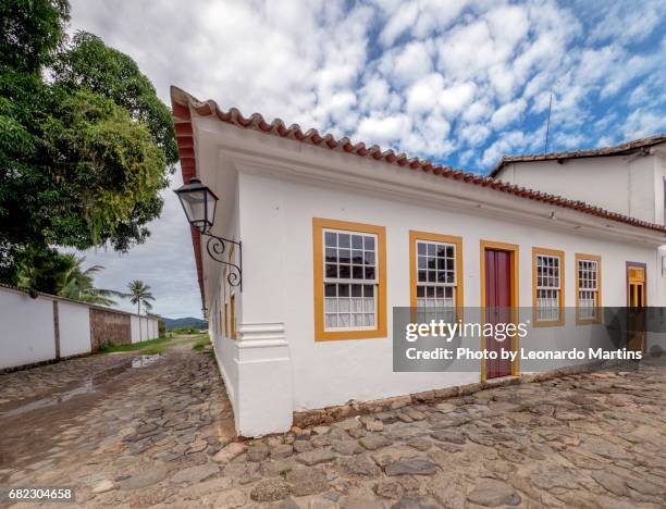 colonial houses of paraty - américa do sul stock pictures, royalty-free photos & images