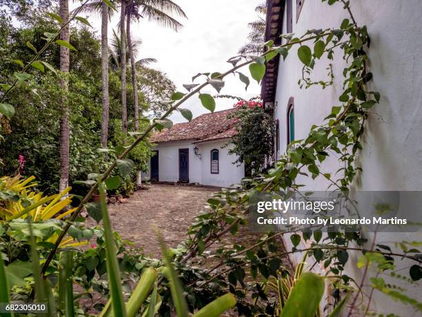 colonial houses of paraty - américa do sul stock pictures, royalty-free photos & images