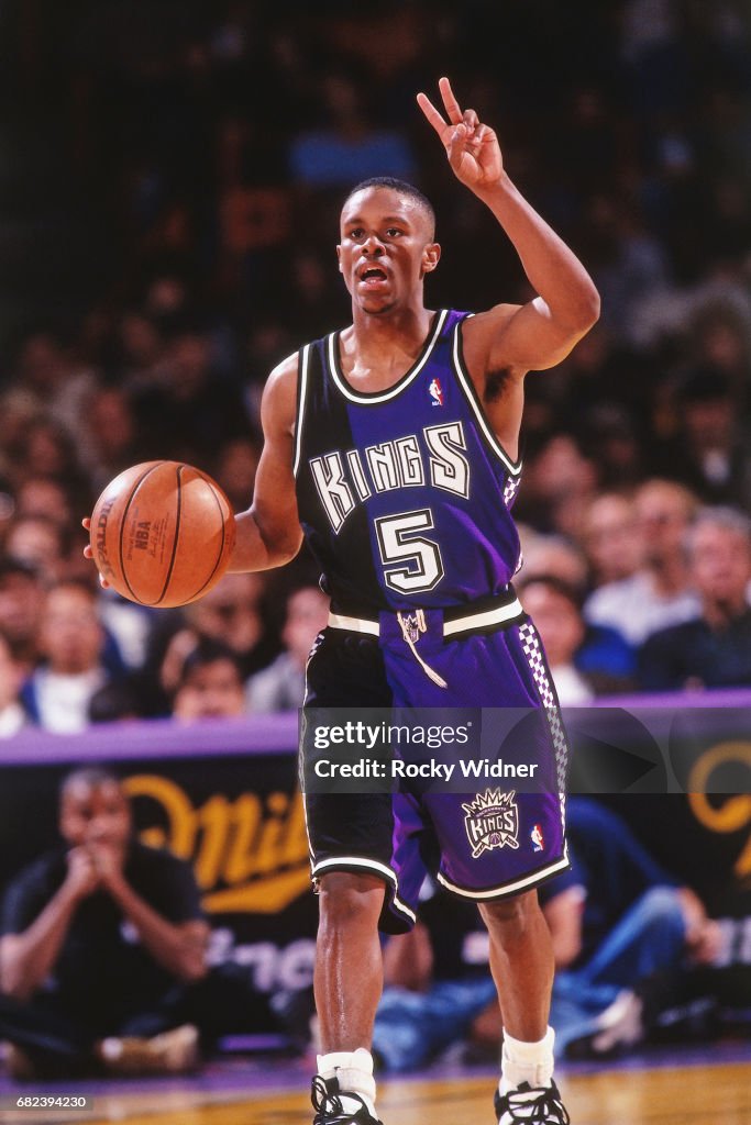 Tyus Edmond Tyus Edney of the Sacramento Kings dribbles circa 1996 at Arco Arena ...
