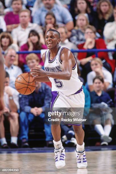 Tyus Edmond 279 Tyus Edney Stock Photos, High-Res Pictures, and Images - Getty Images