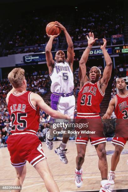 Tyus Edmond 279 Tyus Edney Stock Photos, High-Res Pictures, and Images - Getty Images